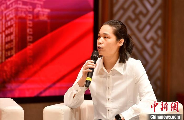 圖為林莉在福建師范大學分享會上發言?！蚊?攝