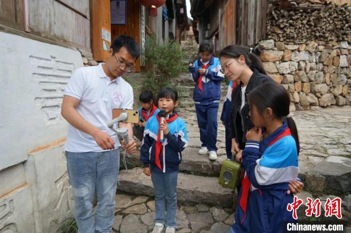 杜曉帆與該中心教師團隊積極探索文化遺產方法論，深耕鄉村遺產領域。　復旦大學國土與文化資源研究中心供圖