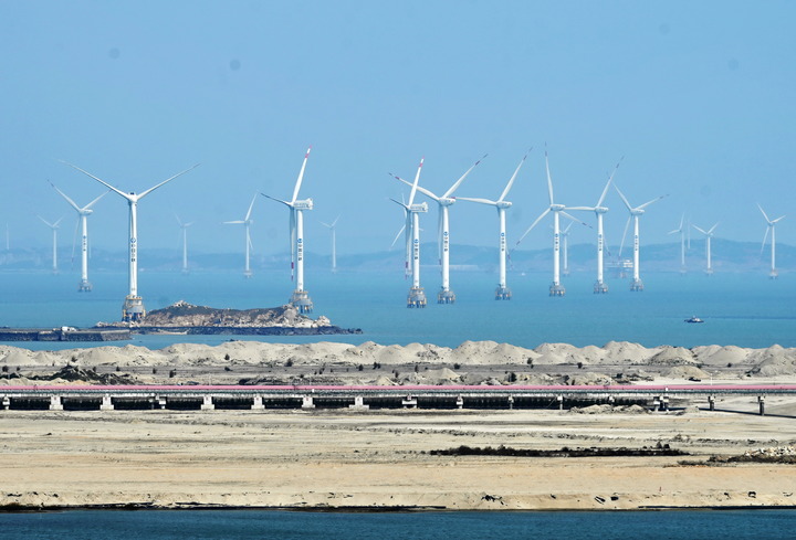 2021年3月9日，三峽福清興化灣海上風(fēng)電場。新華社記者 林善傳 攝