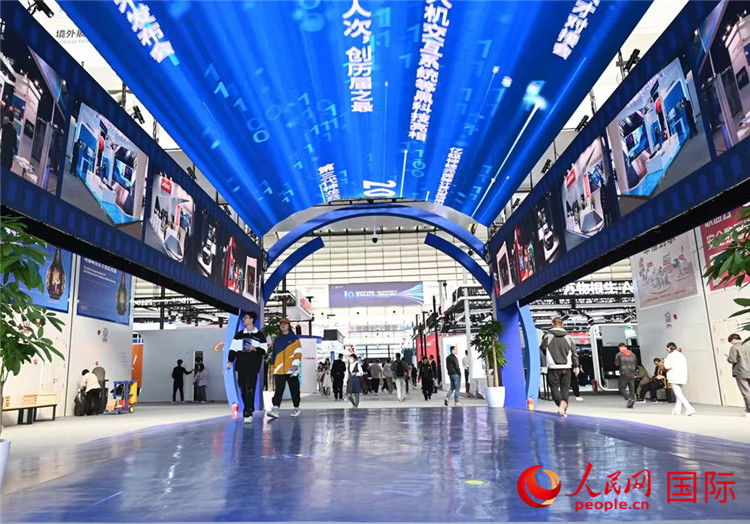 11月7日上午，2023年世界互聯網大會“互聯網之光”博覽會在浙江烏鎮開幕。人民網記者 葉賓得攝