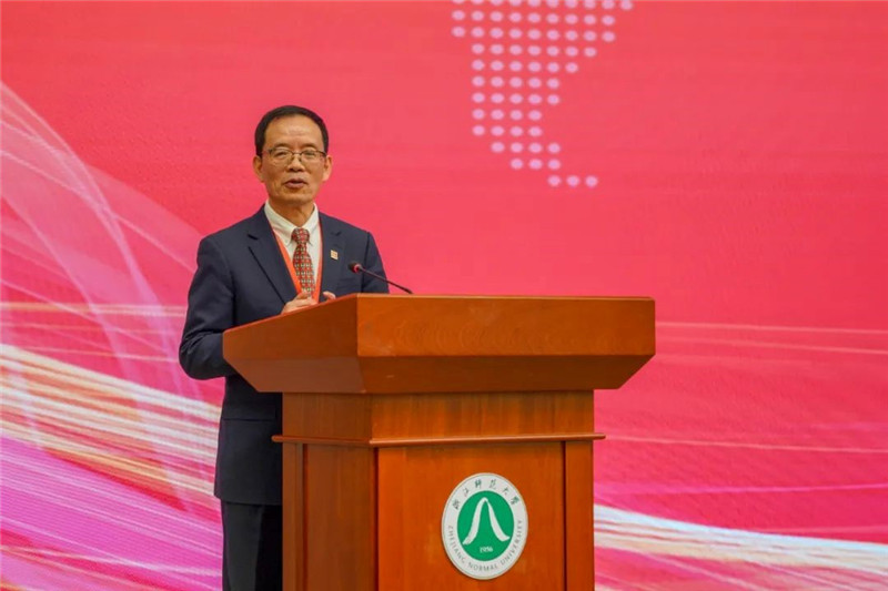 國務(wù)院學(xué)位委員會區(qū)域國別學(xué)學(xué)科評議組秘書長、浙江師范大學(xué)非洲研究院（非洲區(qū)域國別學(xué)院）院長劉鴻武致辭。主辦方供圖