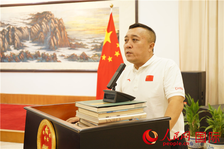 尼日利亞中國礦業聯合會監事長陳海林發言。人民網記者 姜宣攝
