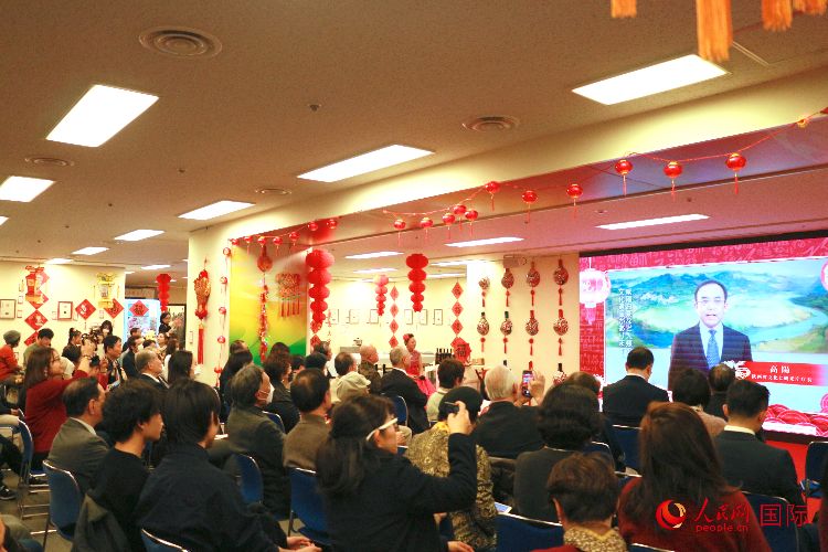2月9日，“喜迎龍年·品味陜西”——2024新春迎福（展）聯歡會暨陜西文化年在東京中國文化中心拉開帷幕。人民網 許可攝