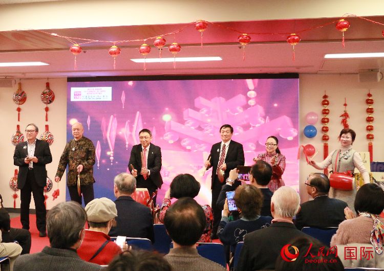 打擊樂合奏《春節序曲》。人民網 許可攝