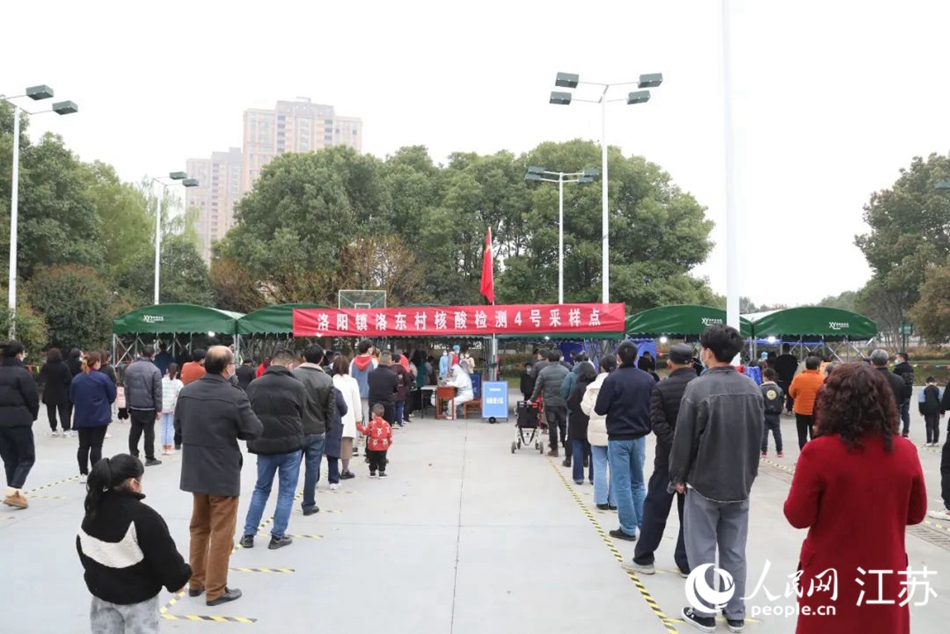 洛陽鎮居民積極配合核酸有序檢測。 武進區委宣傳部供圖