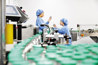 通過加大創新藥物研發力度，石藥集團實現了傳統工業企業向創新型企業轉型。（本報資料片）