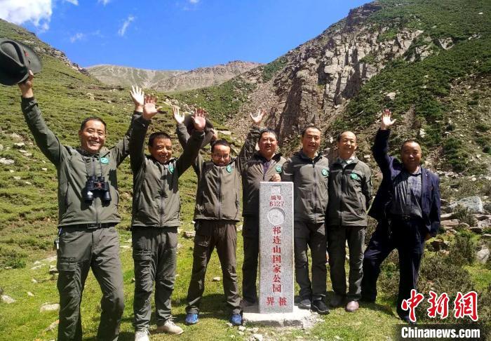 圖為管護員們難得的一次合影。受訪者供圖