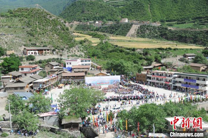 圖為甘肅甘南藏鄉生態文明小康村。(資料圖) 南如卓瑪 攝