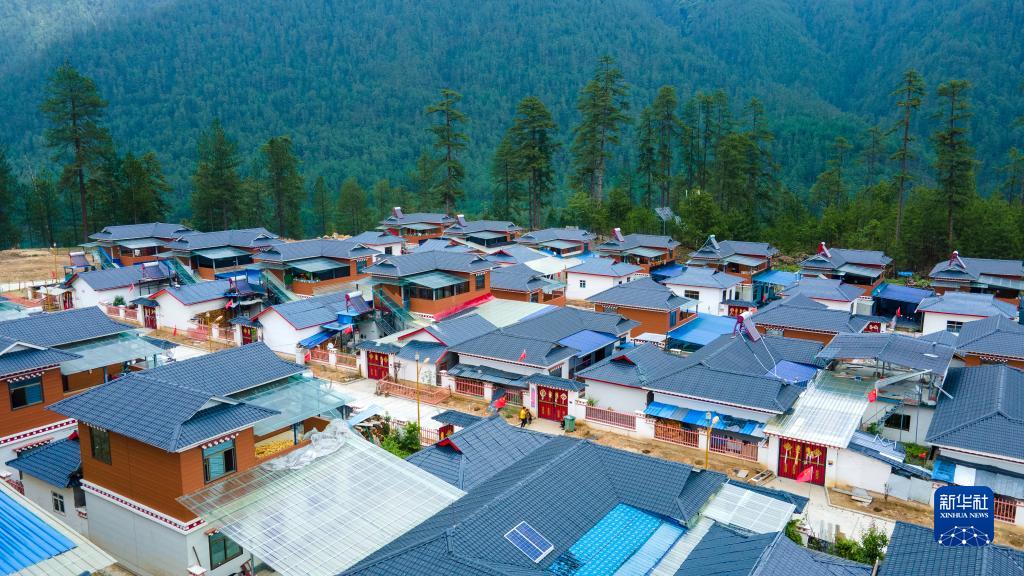 西藏林芝：易地搬遷，迎來(lái)幸福新生活
