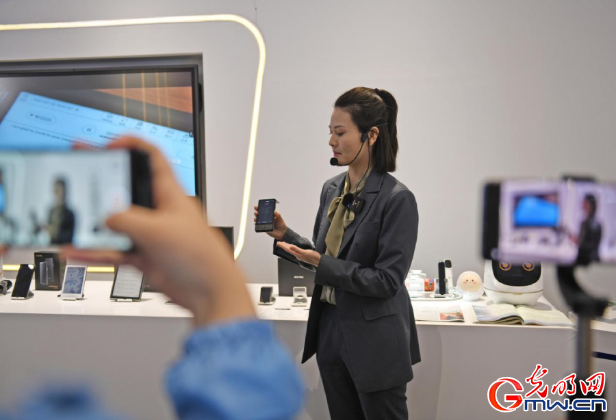 組圖丨AI、網絡安全、跨境電商……數字經濟如此 “陜”耀
