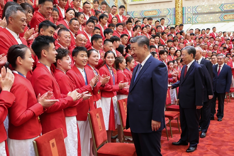 2024年8月20日，習(xí)近平總書記在人民大會(huì)堂接見第33屆夏季奧林匹克運(yùn)動(dòng)會(huì)中國體育代表團(tuán)全體成員。