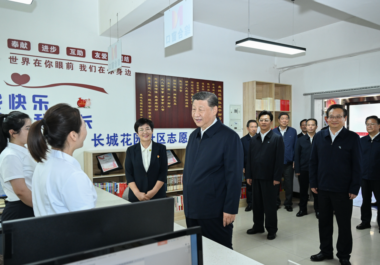 2024年6月19日，習近平總書記來到寧夏銀川市金鳳區長城花園社區考察。