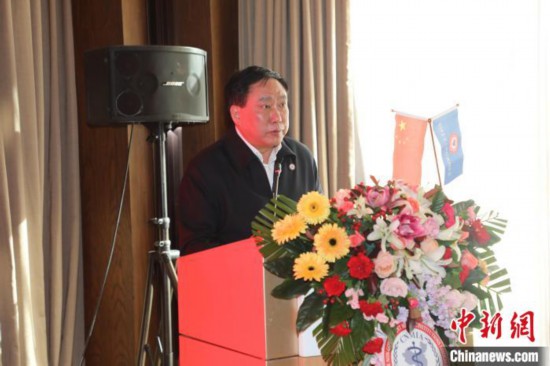 圖為中國非公立醫療機構協會常務副會長兼秘書長郝德明致辭。　韓相澤 攝