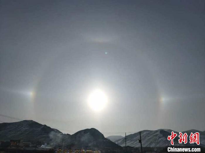 青海上空出現三個太陽奇觀氣象專家稱為為幻日