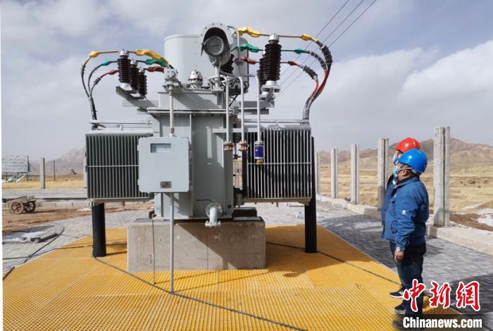 柴達木盆地今年首個“三區兩州”電網建設項目竣工投產