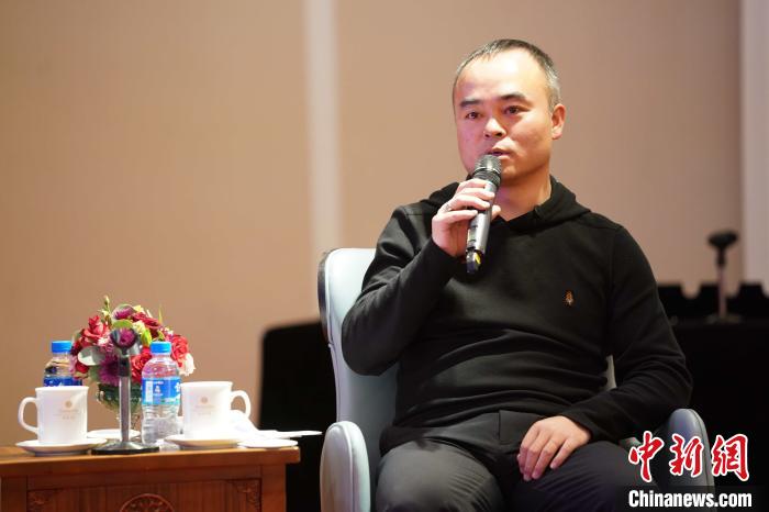 圖為<a target='_blank' >中新社</a>青海分社社長胡鐘藝就加強瀾湄流域新聞報道發(fā)表觀點。　蘇丹 攝
