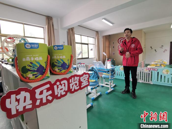 拉薩市堆龍德慶區幫普村的“心路文化空間”設有舒適的閱覽室?！≮w延 攝