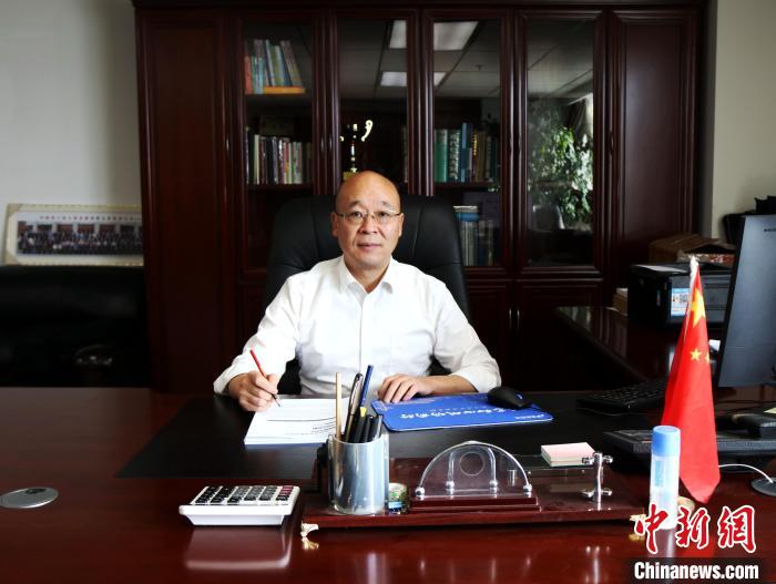 （兩會(huì)聲音）全國(guó)政協(xié)委員王昆：建議氫能源列車落地青藏高原，打造低碳“天路”